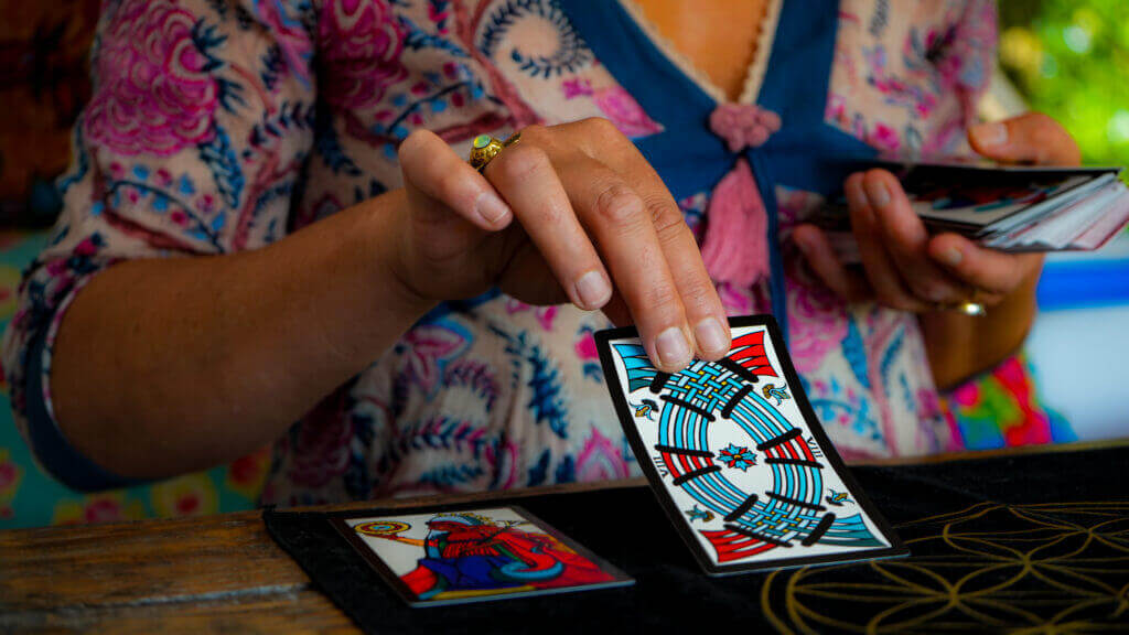 tarot de marseille tirage de cartes sabrina chiofalo cartomancie voyance